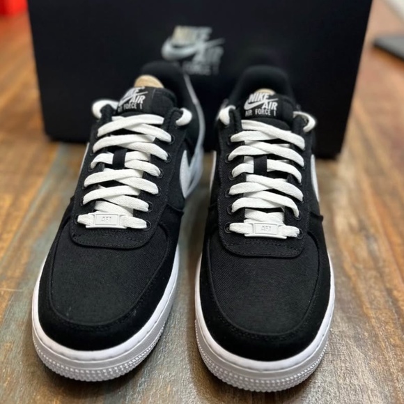 Nike Air Force One Shoes - Picture 1 of 4